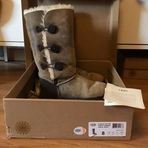 UGG Boots Bailey Button Triplet Bomber size 8